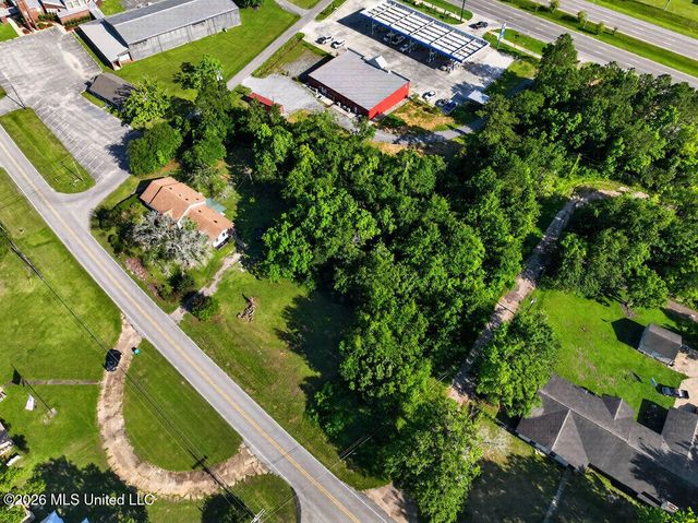 901 De La Pointe Drive, Gautier, MS 39553