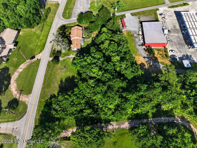 901 De La Pointe Drive, Gautier, MS 39553