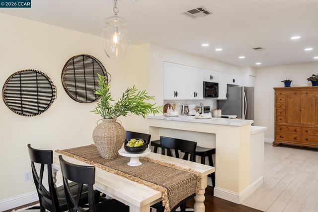 1008 Radiant Ln, San Ramon, CA 94583