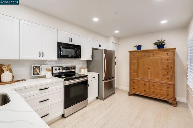 1008 Radiant Ln, San Ramon, CA 94583
