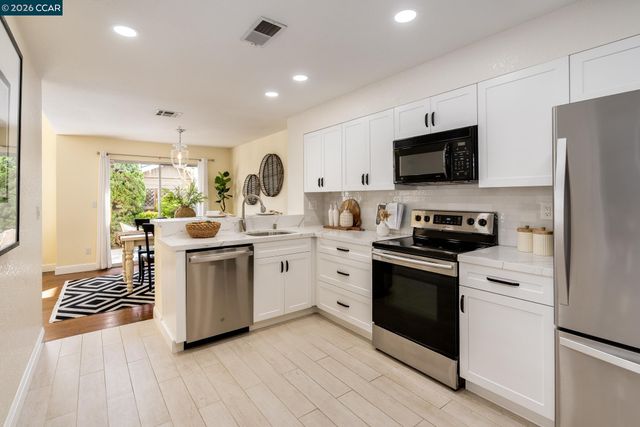 1008 Radiant Ln, San Ramon, CA 94583
