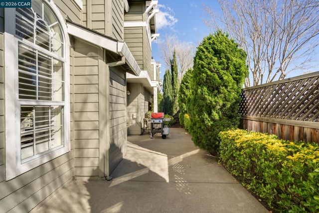 1008 Radiant Ln, San Ramon, CA 94583