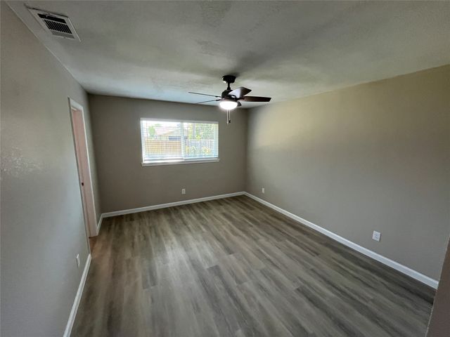 300 Ocean Drive, Richardson, TX 75081
