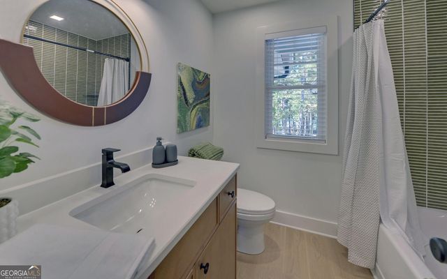 71 Woodlake Crt, Hartwell, GA 30643