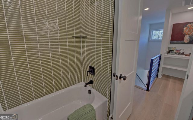 71 Woodlake Crt, Hartwell, GA 30643