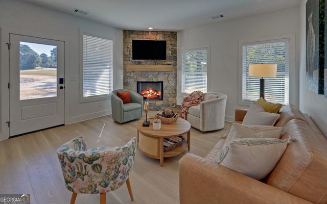 71 Woodlake Crt, Hartwell, GA 30643
