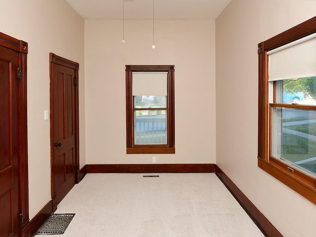 339 SHERMAN Avenue, Council Bluffs, IA 51503