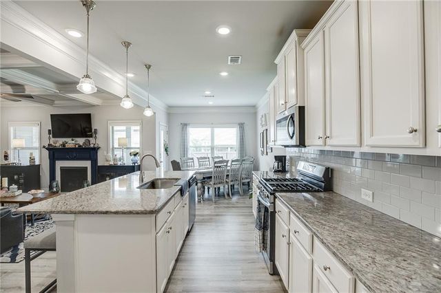 6937 Lancaster Crossing, Flowery Branch, GA 30542