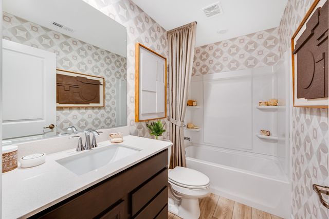 1241 Glenmont Street, Algonquin, IL 60102