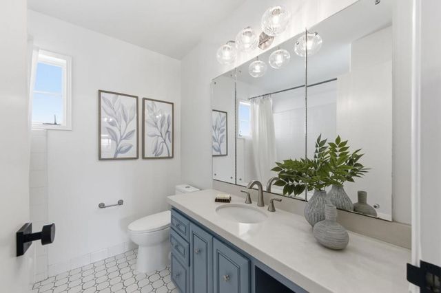 2518 South Court, Palo Alto, CA 94301