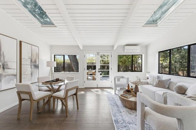 2518 South Court, Palo Alto, CA 94301