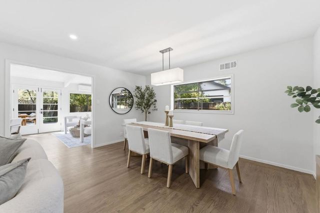 2518 South Court, Palo Alto, CA 94301