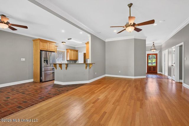 15525 Old Oak Court, Gulfport, MS 39503