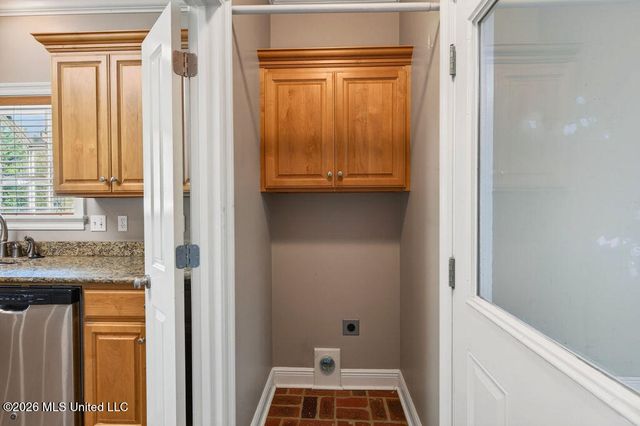 15525 Old Oak Court, Gulfport, MS 39503