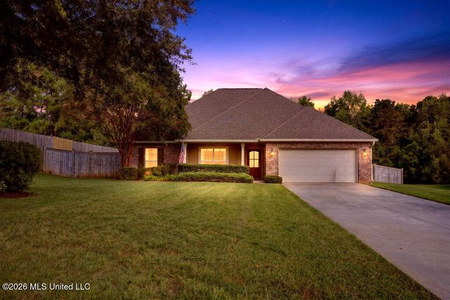 15525 Old Oak Court, Gulfport, MS 39503