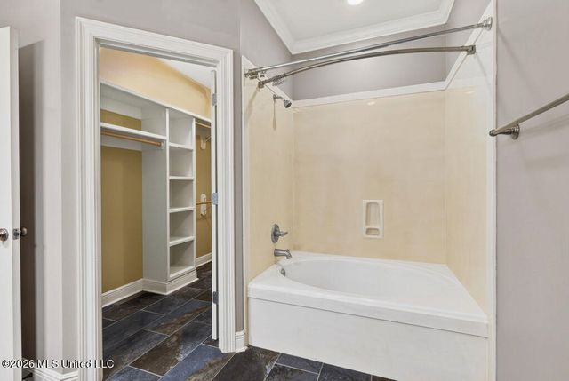 15525 Old Oak Court, Gulfport, MS 39503