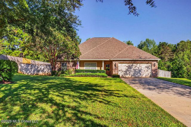 15525 Old Oak Court, Gulfport, MS 39503