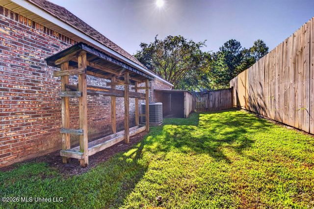 15525 Old Oak Court, Gulfport, MS 39503