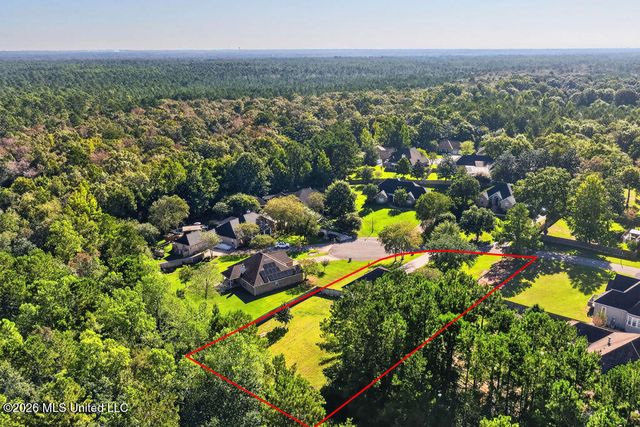 15525 Old Oak Court, Gulfport, MS 39503