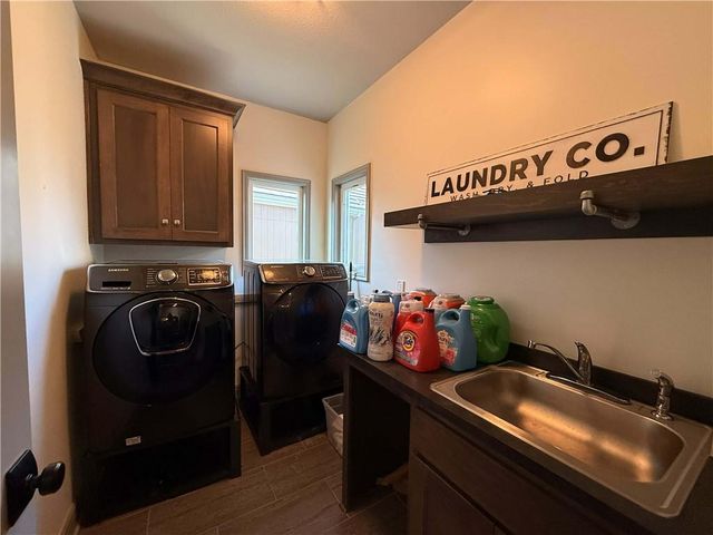 6104 NW 103rd Street, Kansas City, MO 64154