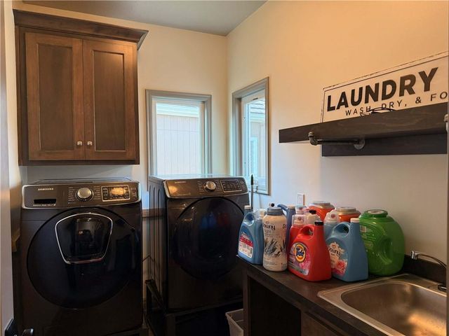 6104 NW 103rd Street, Kansas City, MO 64154