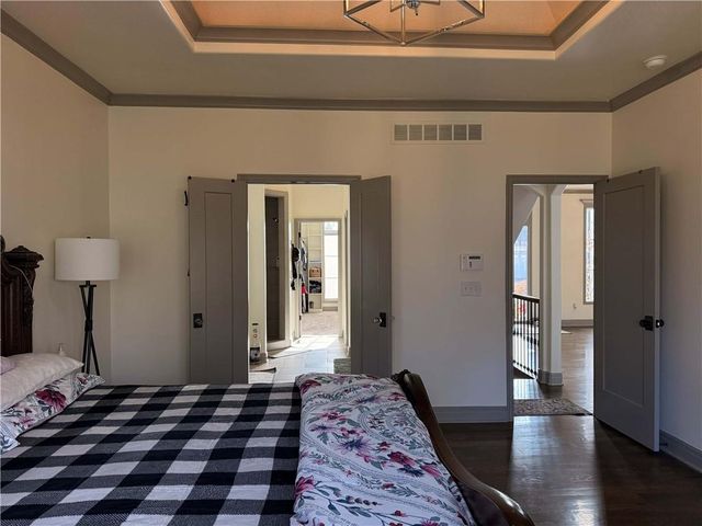 6104 NW 103rd Street, Kansas City, MO 64154