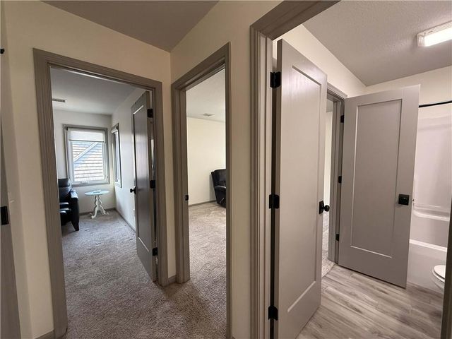 6104 NW 103rd Street, Kansas City, MO 64154