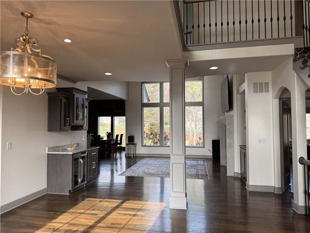 6104 NW 103rd Street, Kansas City, MO 64154