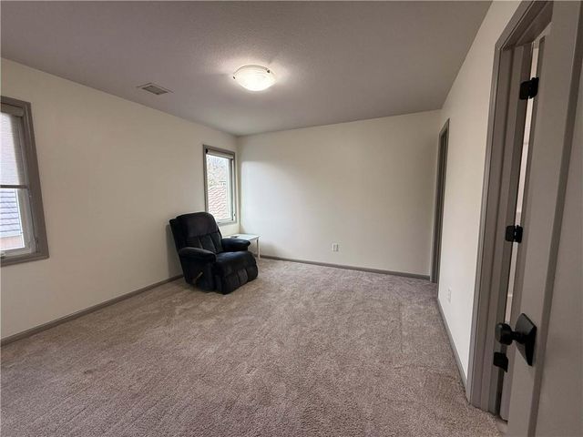 6104 NW 103rd Street, Kansas City, MO 64154