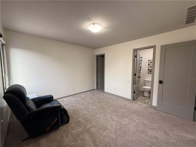 6104 NW 103rd Street, Kansas City, MO 64154