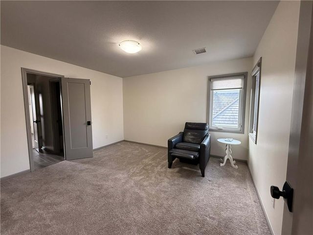 6104 NW 103rd Street, Kansas City, MO 64154