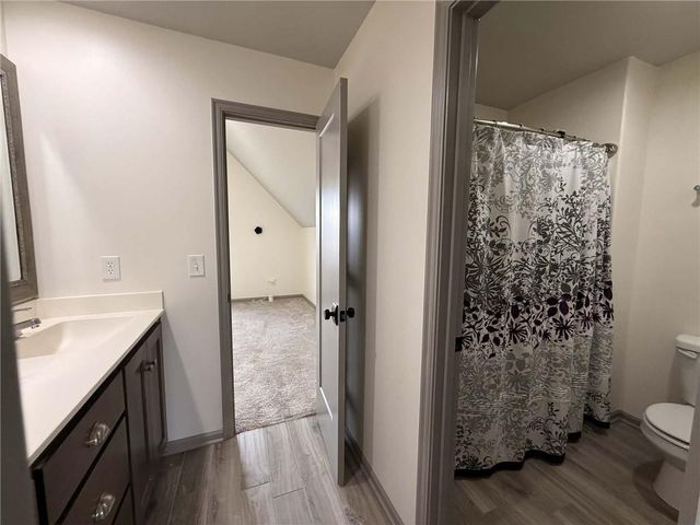 6104 NW 103rd Street, Kansas City, MO 64154