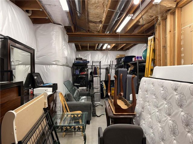 6104 NW 103rd Street, Kansas City, MO 64154