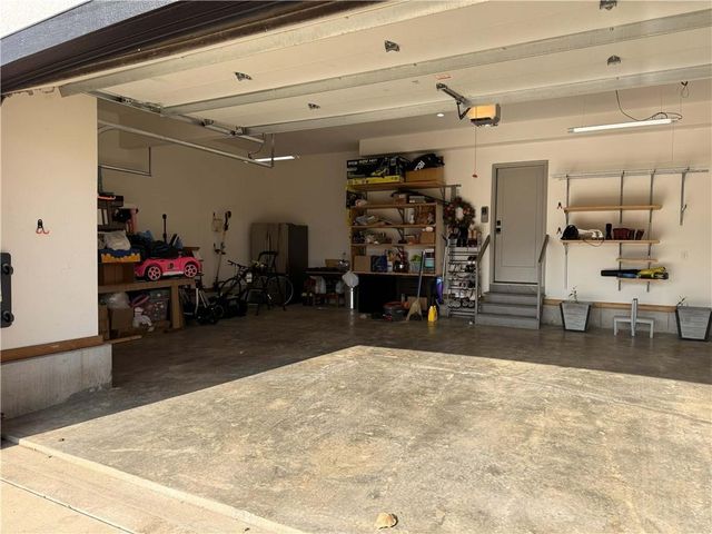 6104 NW 103rd Street, Kansas City, MO 64154