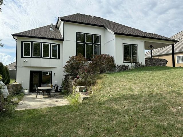 6104 NW 103rd Street, Kansas City, MO 64154