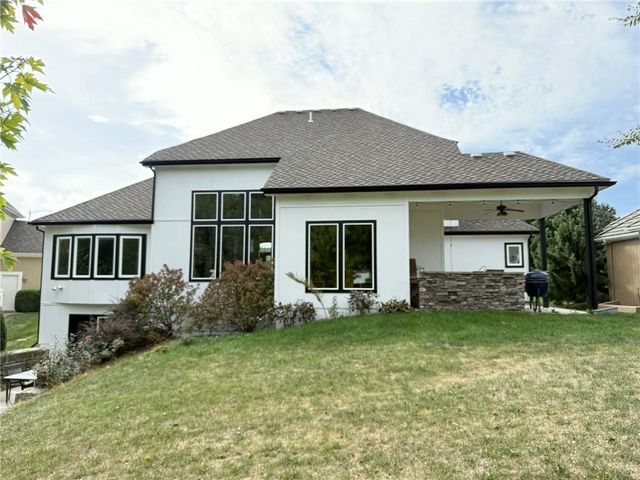 6104 NW 103rd Street, Kansas City, MO 64154