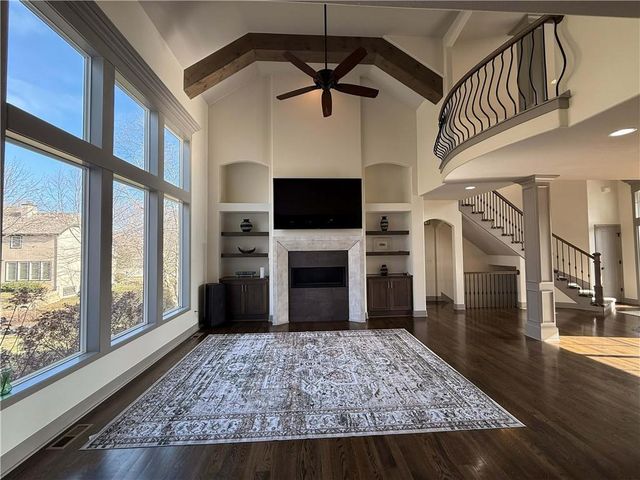 6104 NW 103rd Street, Kansas City, MO 64154