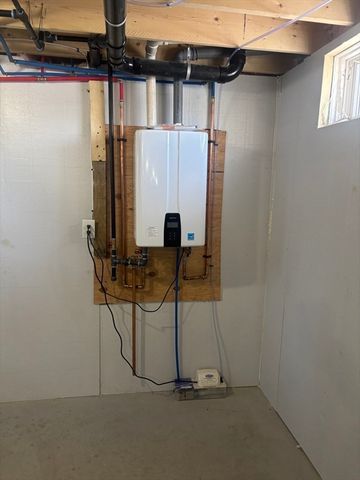 106 Almira, Springfield, MA 01119