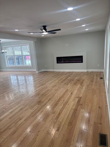 106 Almira, Springfield, MA 01119