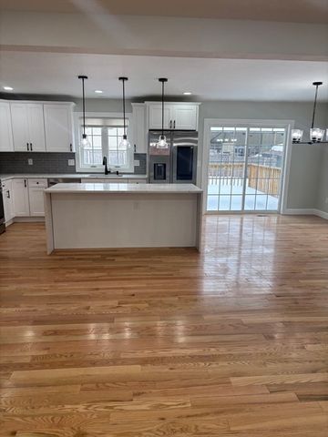 106 Almira, Springfield, MA 01119