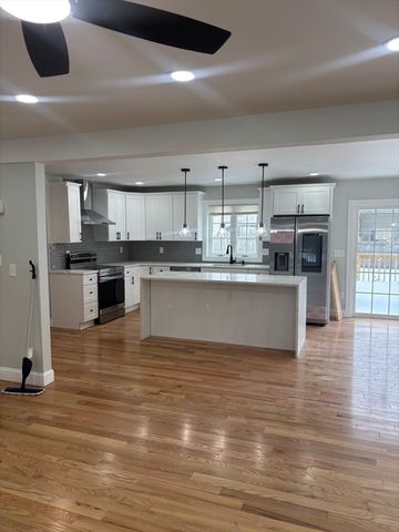 106 Almira, Springfield, MA 01119