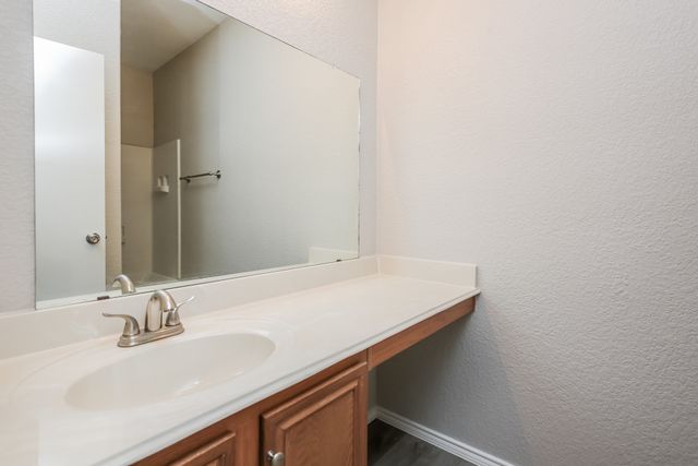 533 Crown Oaks Drive, Fort Worth, TX 76131