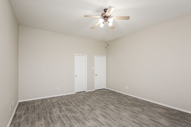 533 Crown Oaks Drive, Fort Worth, TX 76131