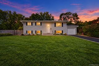 4 Ridge Road, Wheatley Heights, NY 11798