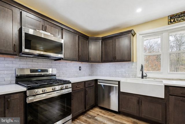 146 COUNTRY CLUB RD, Pine Hill, NJ 08021