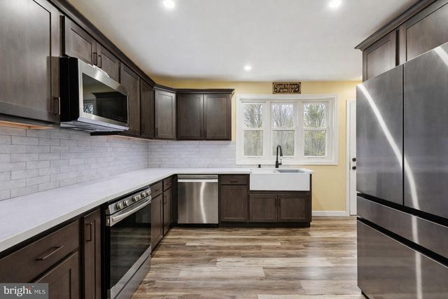 146 COUNTRY CLUB RD, Pine Hill, NJ 08021