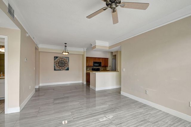 9873 Baywinds Drive 5302, West Palm Beach, FL 33411