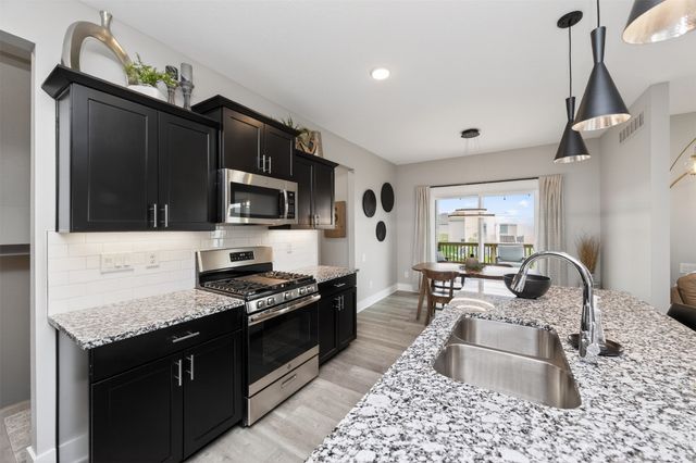 855 Sandstone Point, Waukee, IA 50263