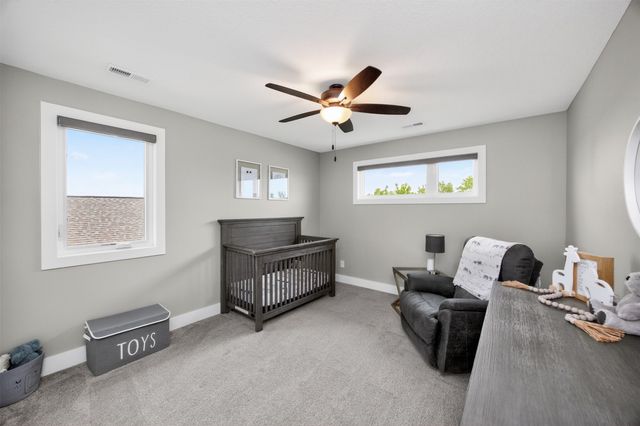855 Sandstone Point, Waukee, IA 50263