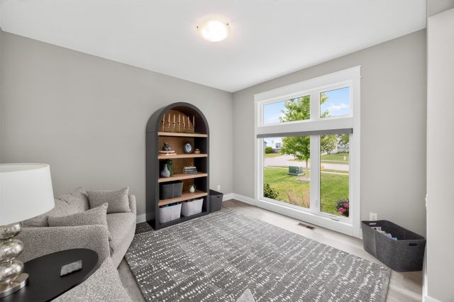 855 Sandstone Point, Waukee, IA 50263